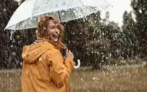rainy day hairstyle