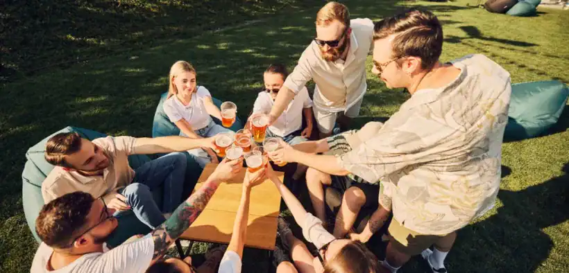 mixing friendship groups