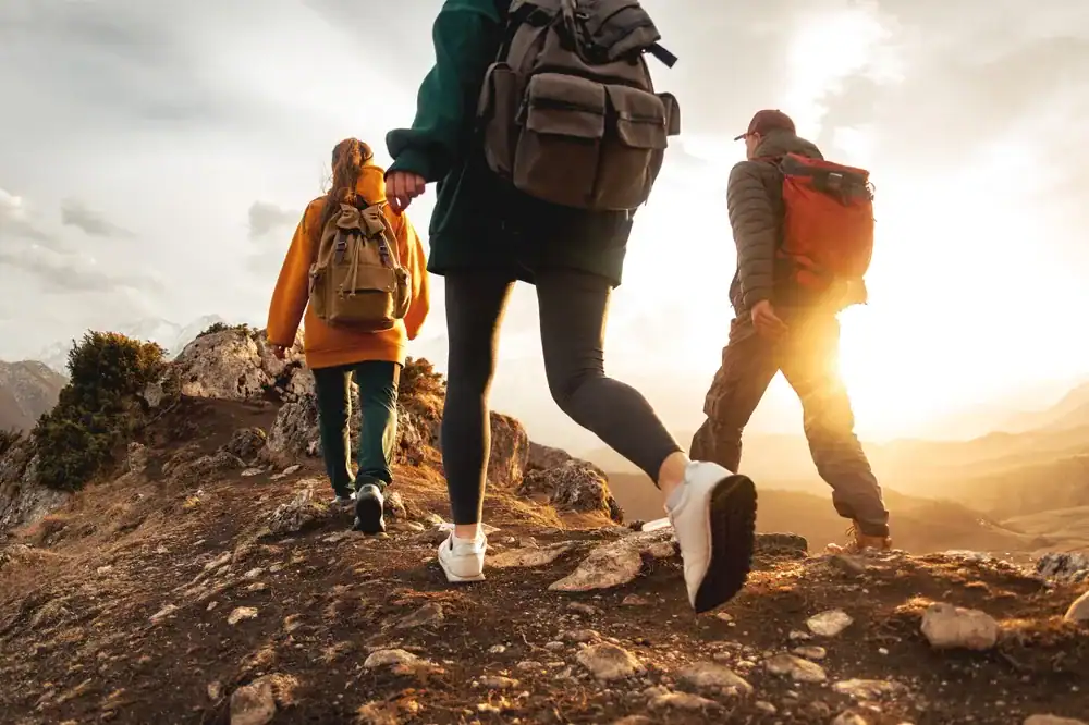 hiking safety tips